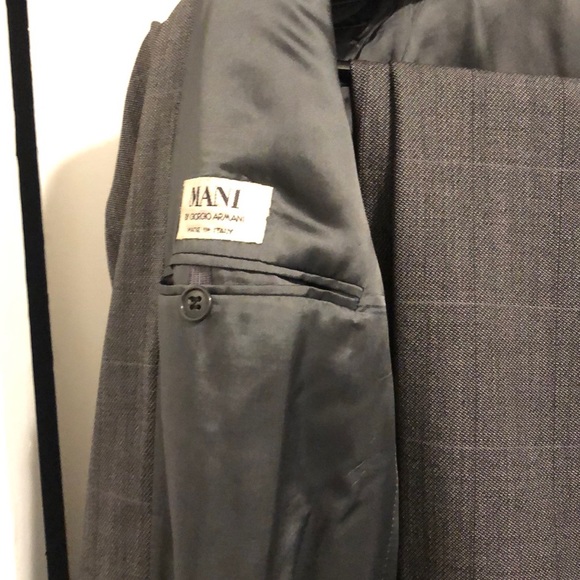 Giorgio Armani Double Breasted Suit 42L pants 36L - Picture 2 of 4